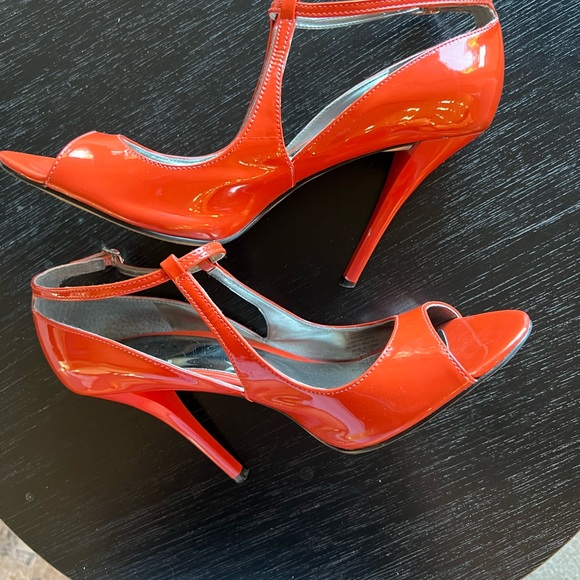 Guess ankle strap heels. Orange. Size 7.5. - Picture 3 of 7